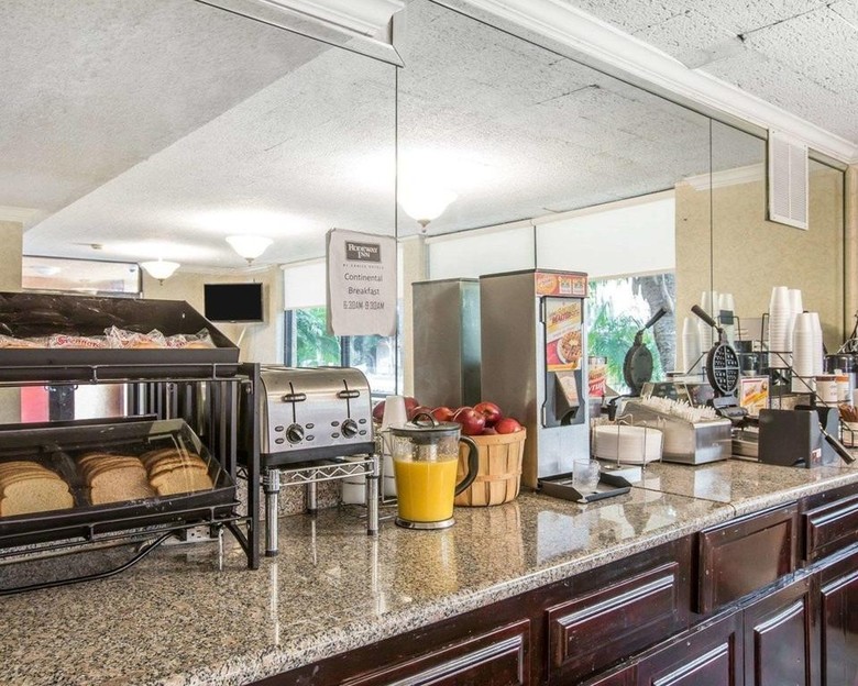 Hotel Rodeway Inn Near Stubhub Center