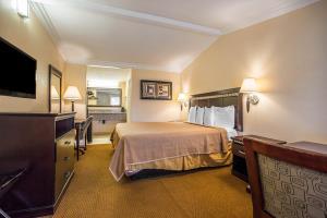 Hotel Rodeway Inn Near Legoland