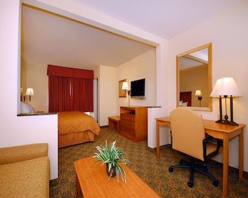Hotel Comfort Inn & Suites