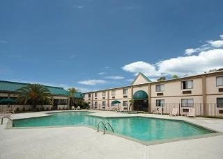 Hotel Econo Lodge & Suites
