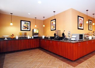 Hotel Comfort Suites Airport