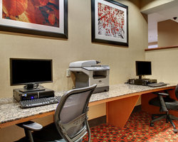 Hotel Comfort Suites Airport