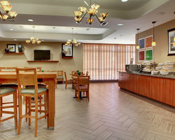 Hotel Comfort Suites Airport