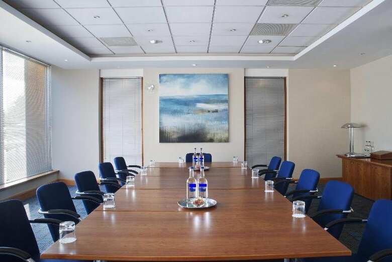 Hotel Holiday Inn Gatwick Airport