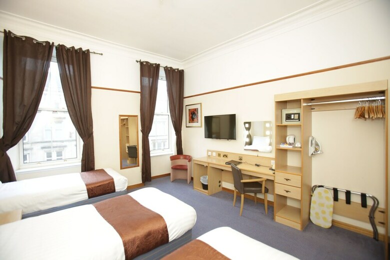 Devoncove Hotel