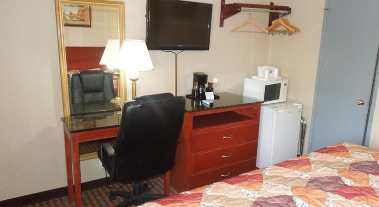 Hotel Rodeway Inn Macarthur Airport