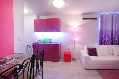 Apartamento Minismart Complex Rainbow Garden And Jacuzzi