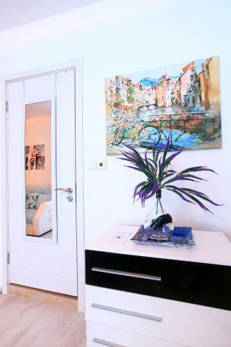 Apartamento Minismart Complex Rainbow Garden And Jacuzzi
