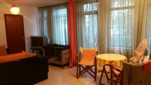 Apartment Orange Etara 3