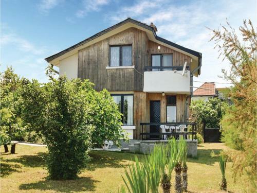 Three-bedroom Holiday Home In Sinemoretz