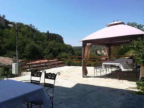 Hostal Manoleva House