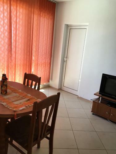 Adonai Apartments