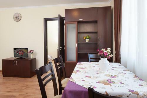 Feniks Apartments