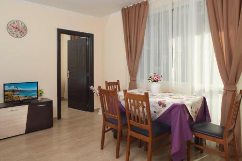 Feniks Apartments