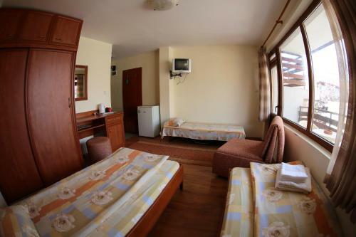 Hostal Aurora Guest House