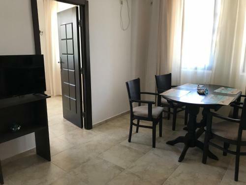 Pearl Beach Apartments In The Cliff Resort