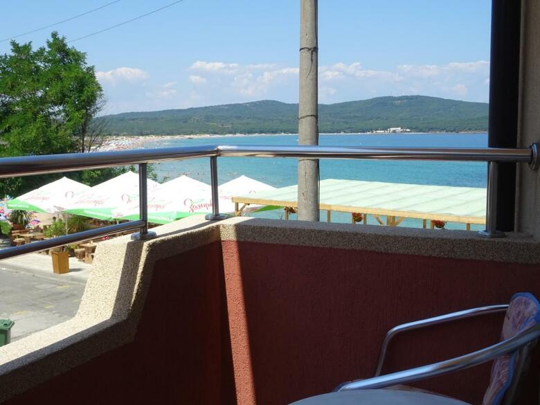 Hostal Dobrevi Guest House
