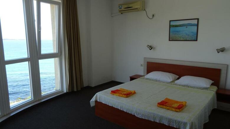 Hostal Dobrevi Guest House