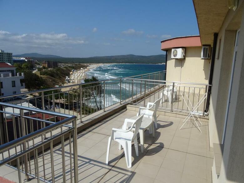 Hostal Dobrevi Guest House