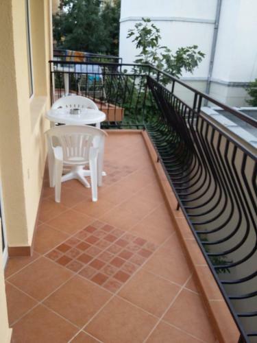 Hostal Guest House Adriya