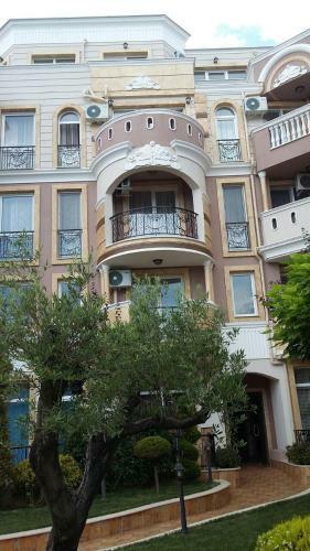 Mellia Park Apartment