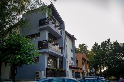 Hostal Guest House Dinevi