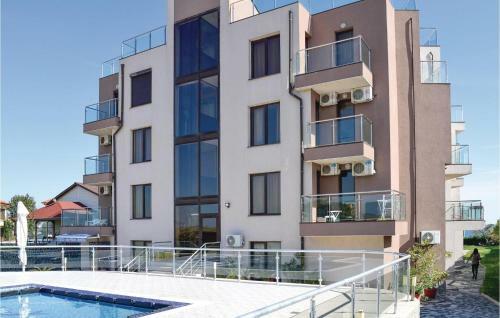 Two-bedroom Apartment In Sinemorets
