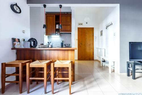 Apartment 11
