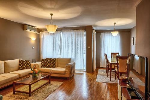 Baratero City Corner Apartments
