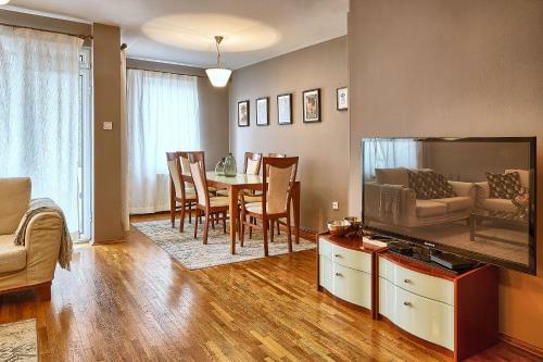 Baratero City Corner Apartments