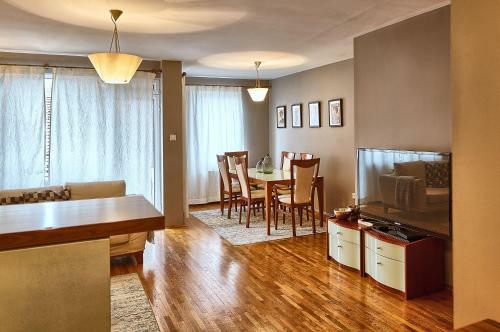 Baratero City Corner Apartments