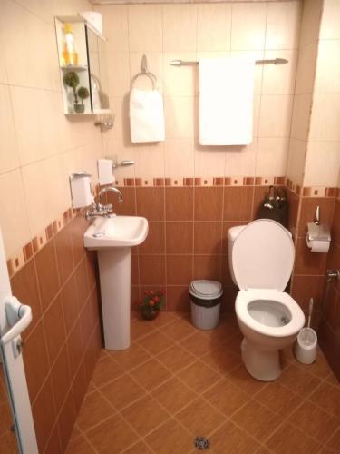 Hostal Economy Guest House