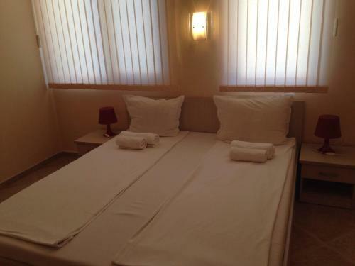 Sunrise One-bedroom Apartments