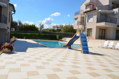 Sunrise Two-bedroom Apartment