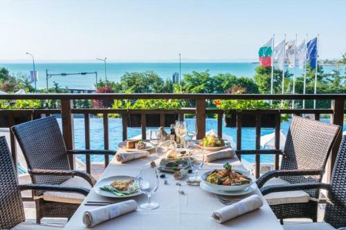 Private Apartments With Sea View In St. Marina