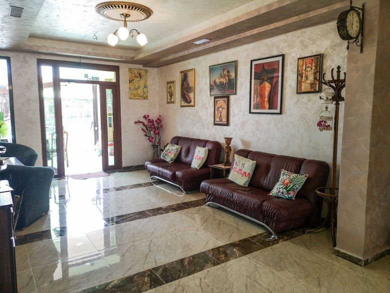 Empera Hotel