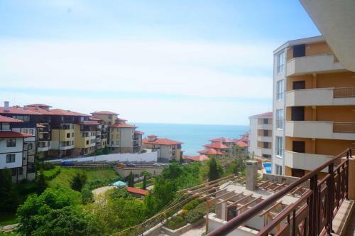 Dom-el Real Apartments In Sirena Complex