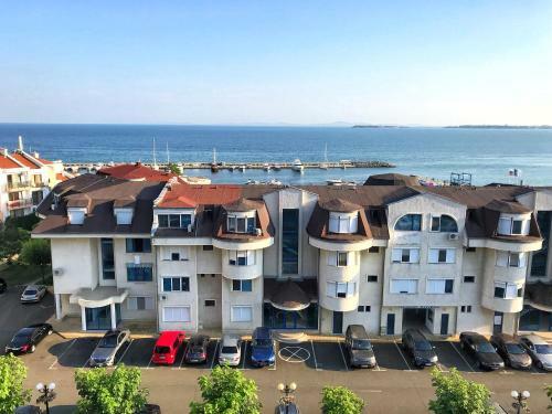 Lazur 5 Nadezhda Apartment