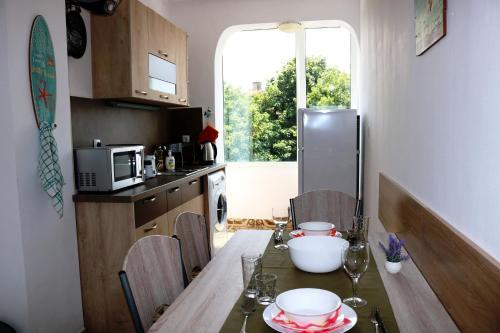 Sea Port Celebrity Apartment - Lets4holiday