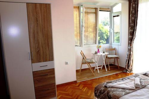 Sea Port Celebrity Apartment - Lets4holiday