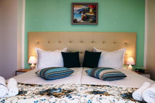 Sea Port Celebrity Apartment - Lets4holiday