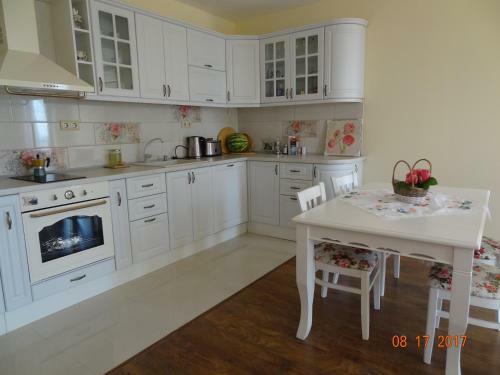 Aneta's Seaside Apartment
