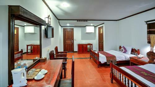 Suryavara Residence Hotel