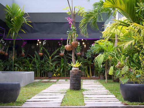 Lilly Holiday Hotel