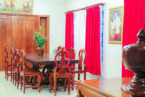 Bed & Breakfast Ratana Villa