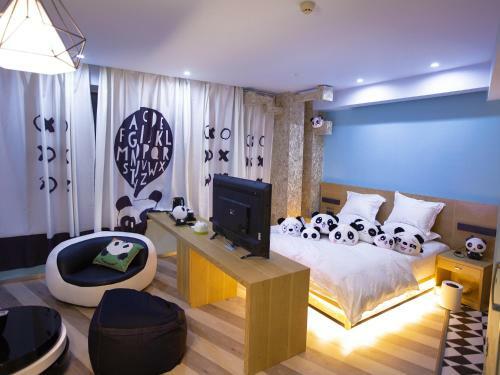 Pathfinder Chengdu Chasing Dream Hostel Chunxi Road Branch