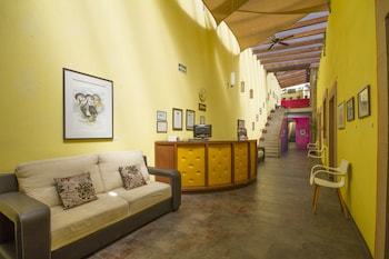 Monteleon Hotel And Suites