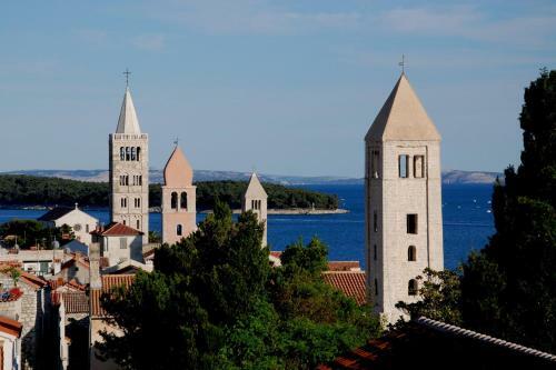 One-bedroom Apartment In Rab VI
