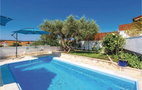 Three-bedroom Holiday Home In Barbat