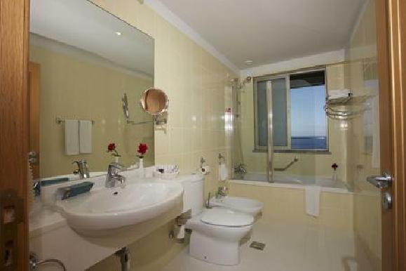 Hotel Regency Cliff